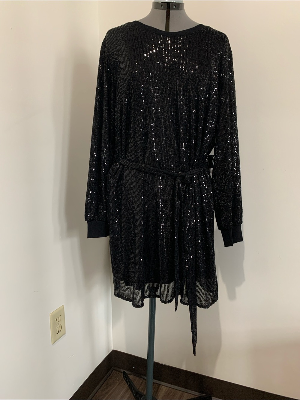 Simply Vera Vera Wang Black Sequin Mini Dress with Belt